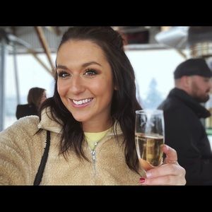 Meet your Posher, Sara